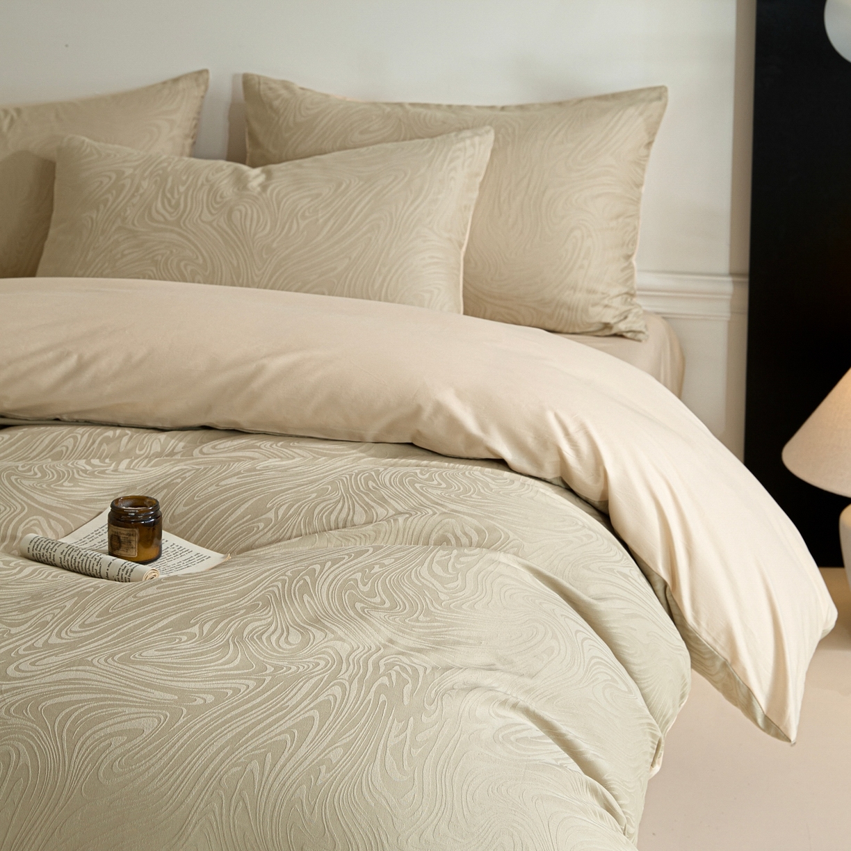 91家纺网 家纺一手货源 找家纺 眠博士 2026春夏新款60s全棉纯棉水洗立体提花四件套 迷境-卡其