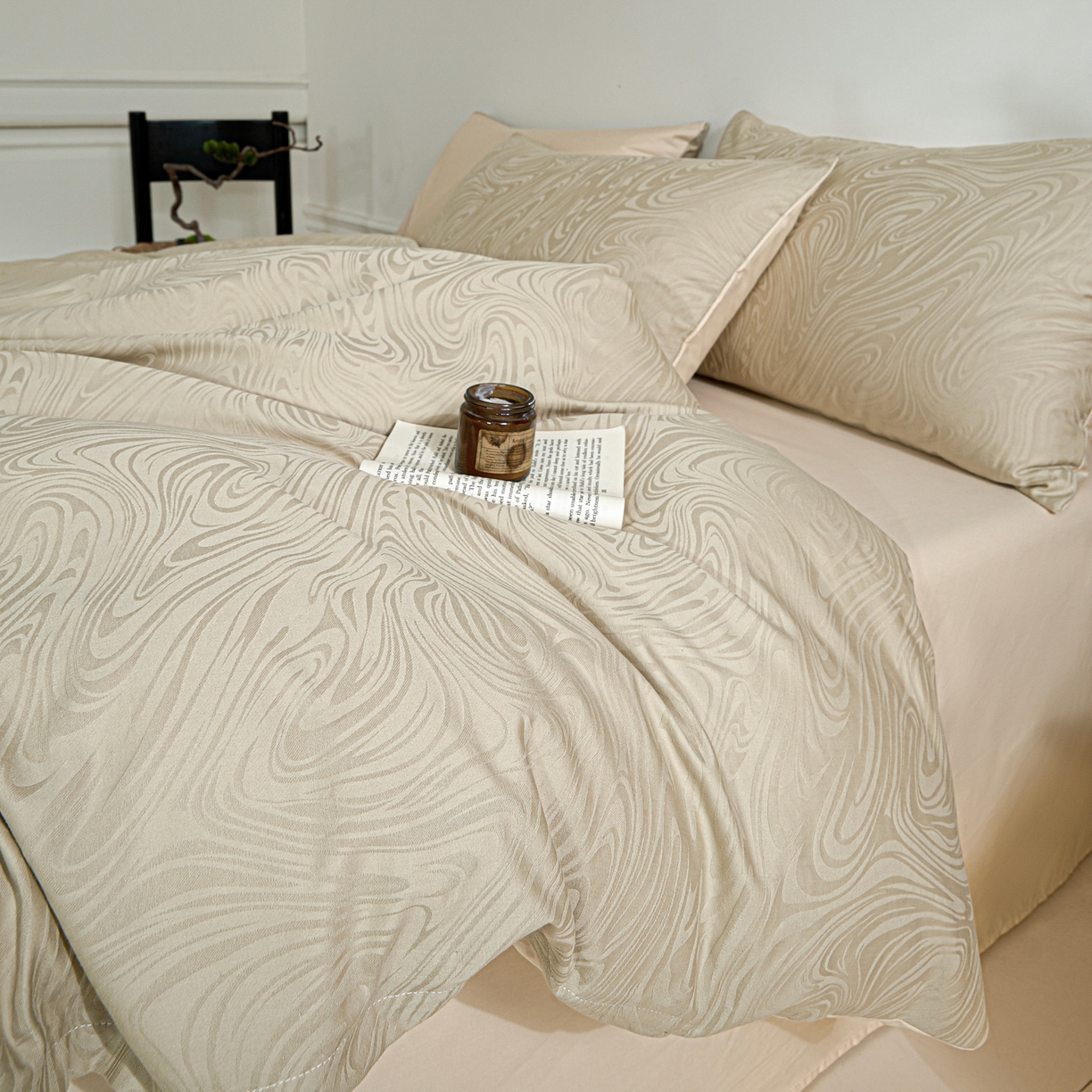 91家纺网 家纺一手货源 找家纺 眠博士 2026春夏新款60s全棉纯棉水洗立体提花四件套 迷境-卡其