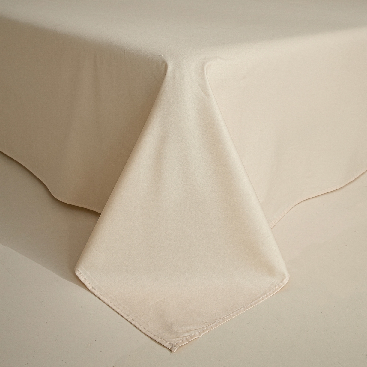 91家纺网 家纺一手货源 找家纺 眠博士 2026春夏新款60s全棉纯棉水洗立体提花四件套 迷境-卡其