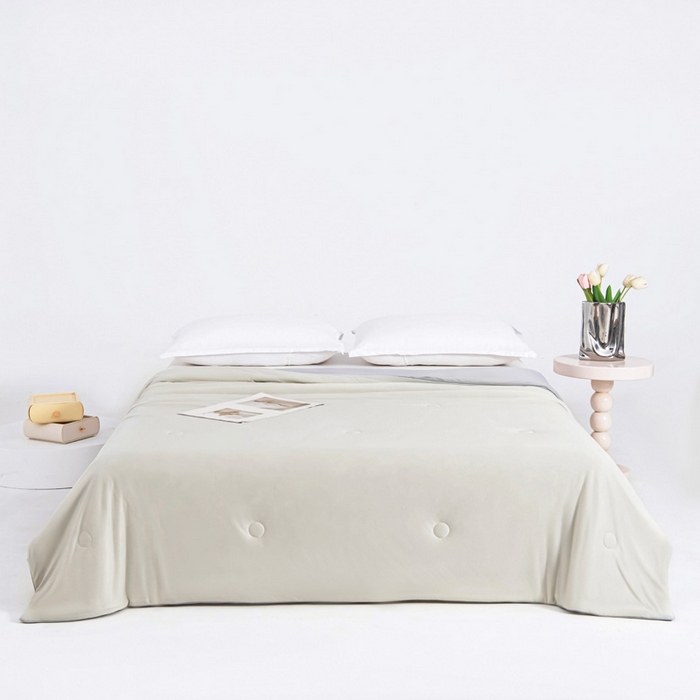 91家纺网 家纺一手货源 找家纺 宇淳国际 2026新款凉感丝夏被被子被芯系列 浅咖+绅士灰