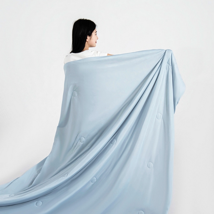 91家纺网 家纺一手货源 找家纺 宇淳国际 2026新款凉感丝夏被被子被芯系列 天空蓝+绅士灰