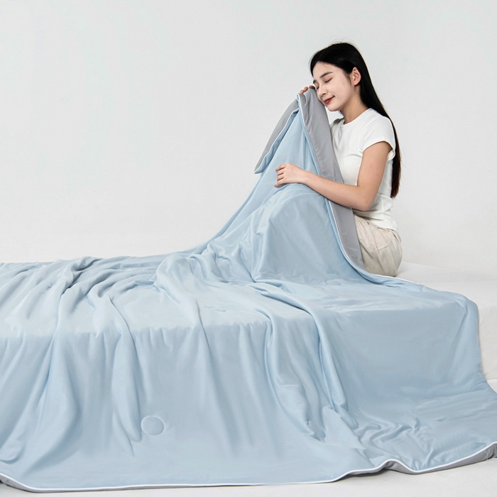 91家纺网 家纺一手货源 找家纺 宇淳国际 2026新款凉感丝夏被被子被芯系列 天空蓝+绅士灰