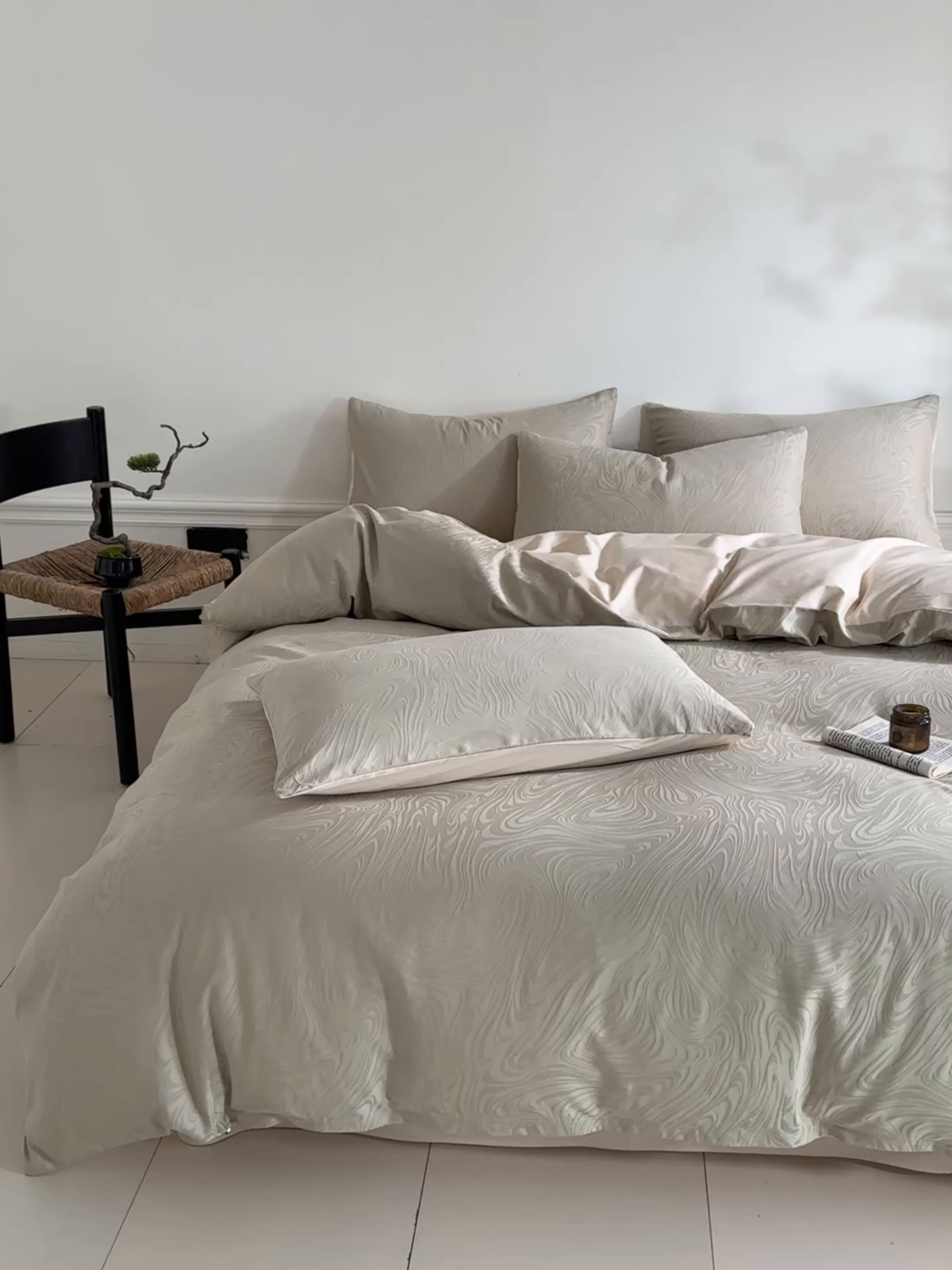 91家纺网 家纺一手货源 找家纺 眠博士 2026春夏新款60s全棉纯棉水洗立体提花四件套 迷境-卡其