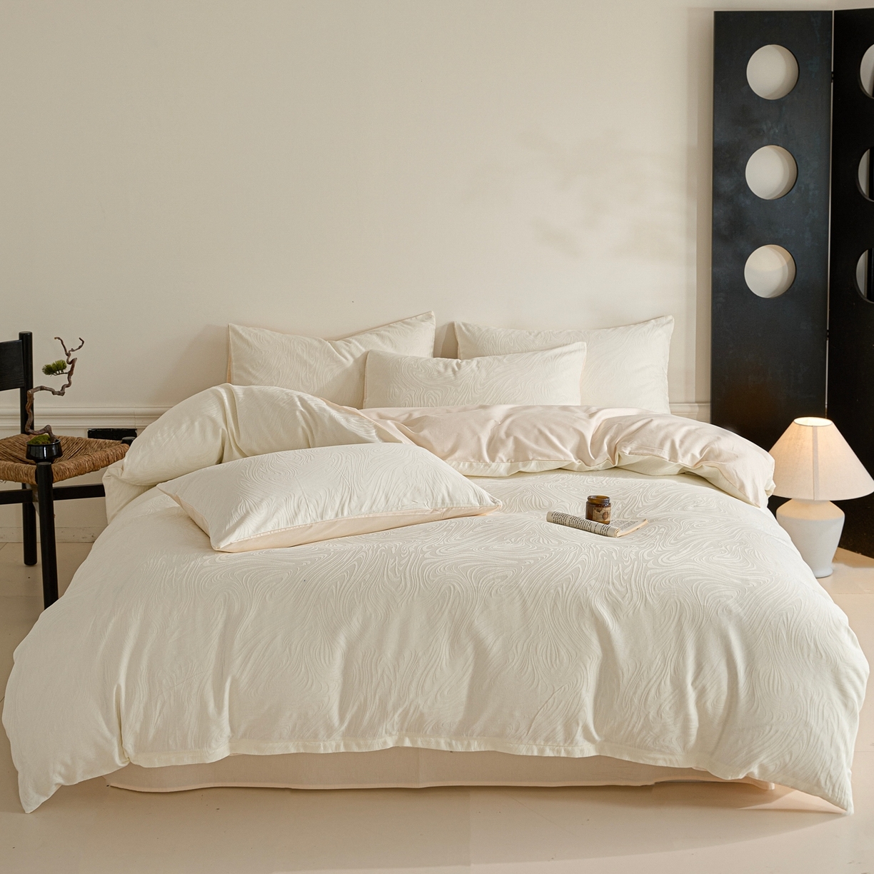 91家纺网 家纺一手货源 找家纺 眠博士 2026春夏新款60s全棉纯棉水洗立体提花四件套 迷境-奶白