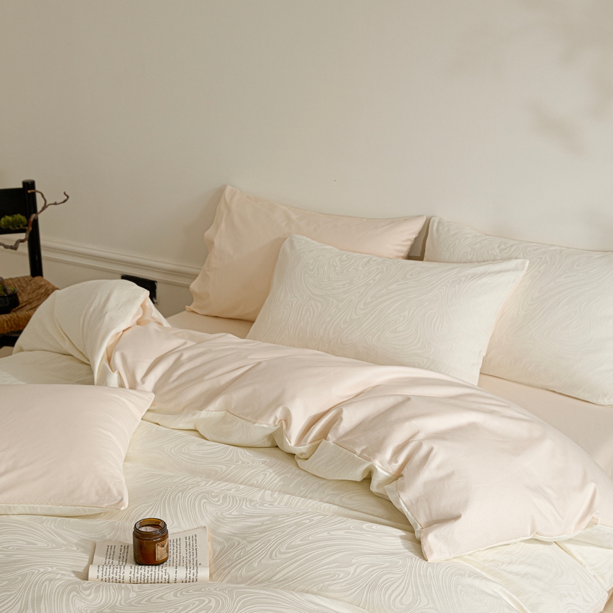 91家纺网 家纺一手货源 找家纺 眠博士 2026春夏新款60s全棉纯棉水洗立体提花四件套 迷境-奶白