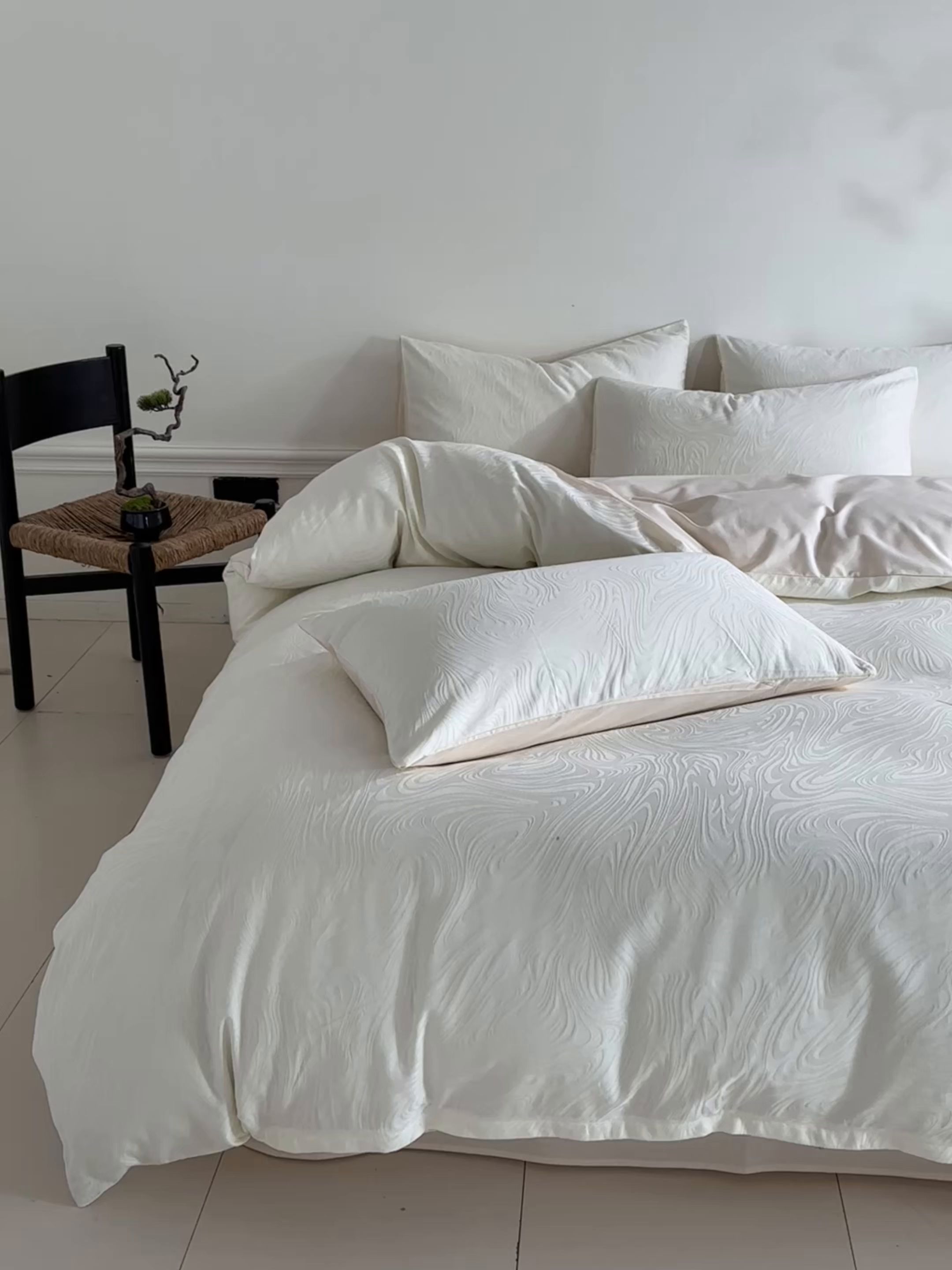 91家纺网 家纺一手货源 找家纺 眠博士 2026春夏新款60s全棉纯棉水洗立体提花四件套 迷境-奶白