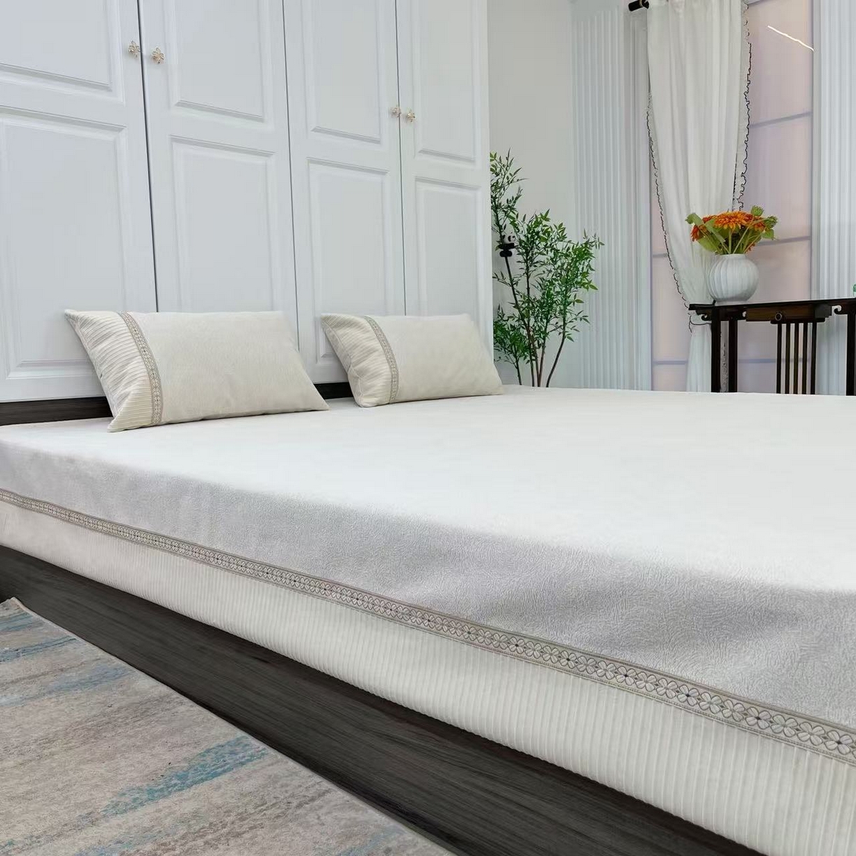 91家纺网 家纺一手货源 找家纺 （总）暖木杨 2025新款雪尼尔柔软亲肤床用床盖四季可用可机洗防滑耐磨-奶茶