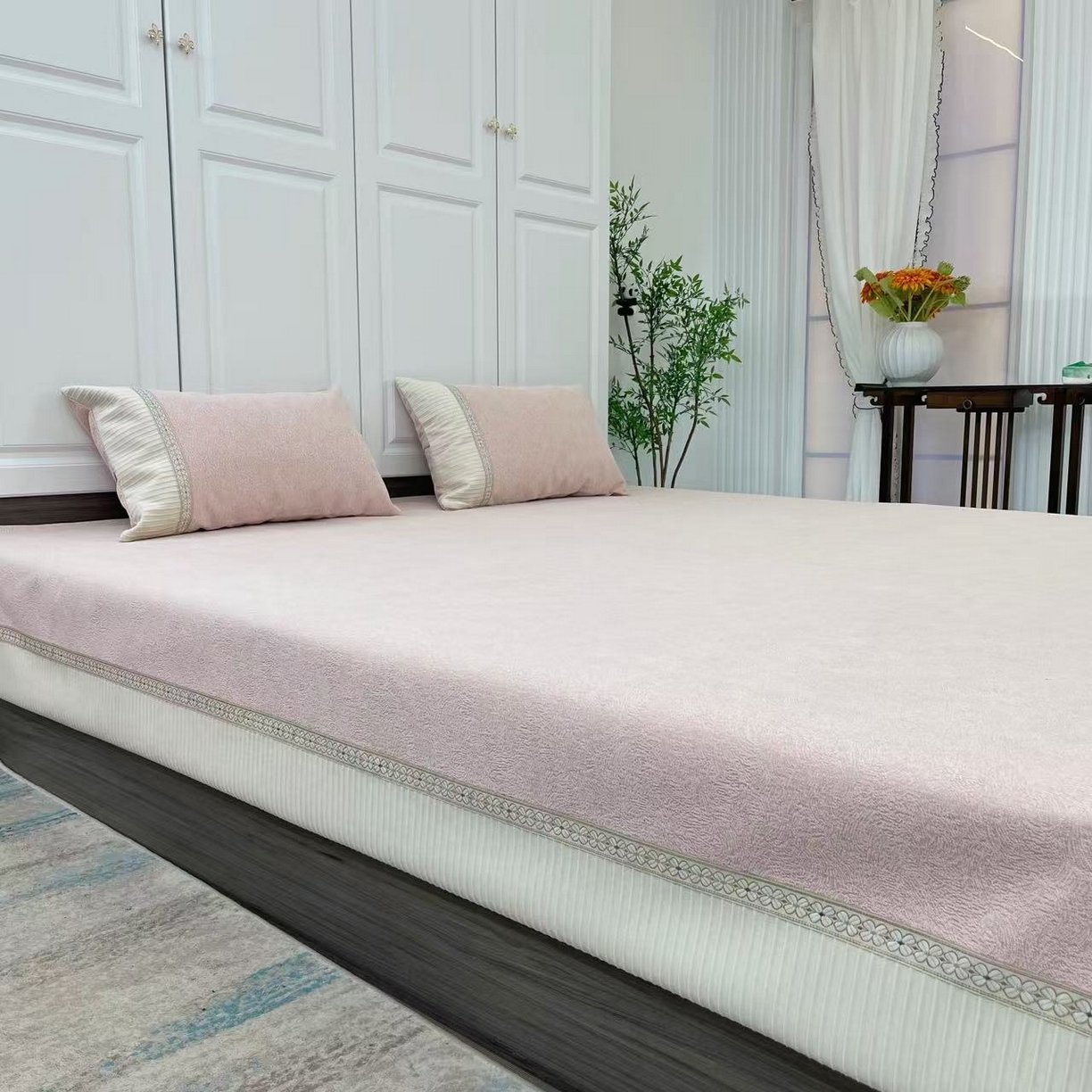 91家纺网 家纺一手货源 找家纺 （总）暖木杨 2025新款雪尼尔柔软亲肤床用床盖四季可用可机洗防滑耐磨-奶茶