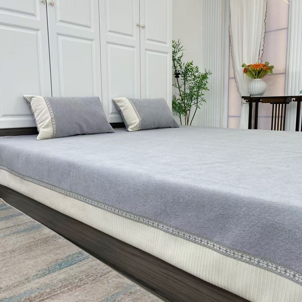 91家纺网 家纺一手货源 找家纺 （总）暖木杨 2025新款雪尼尔柔软亲肤床用床盖四季可用可机洗防滑耐磨-奶茶