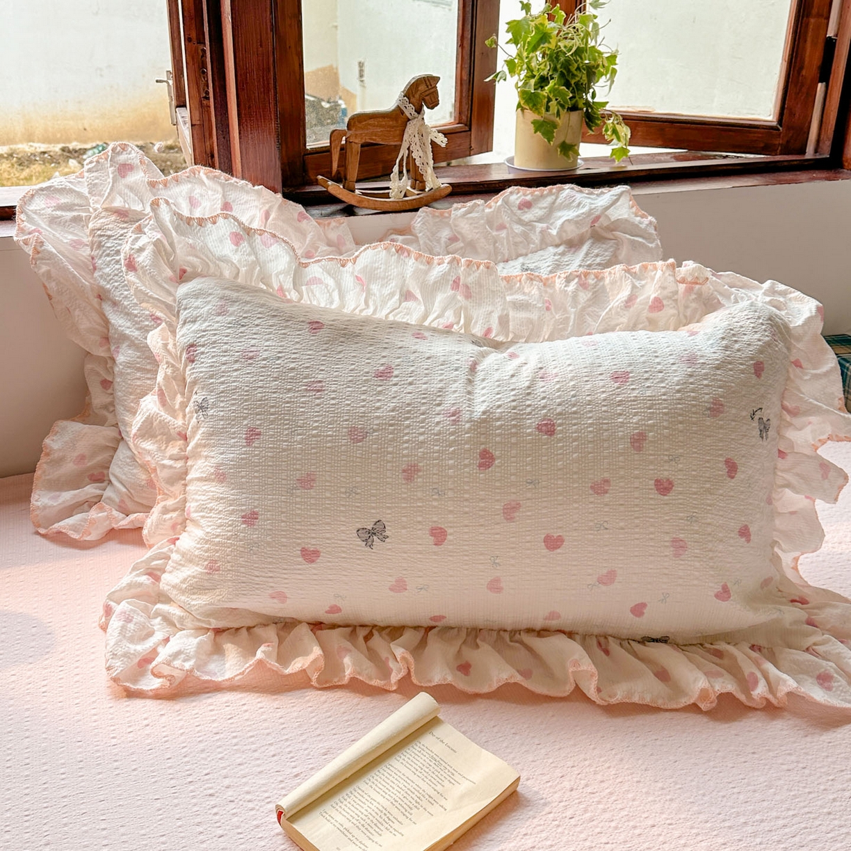 91家纺网 家纺一手货源 找家纺 梵克保罗 2026新款泡芙棉三角针被壳绣花边四件套 粉心蝶语