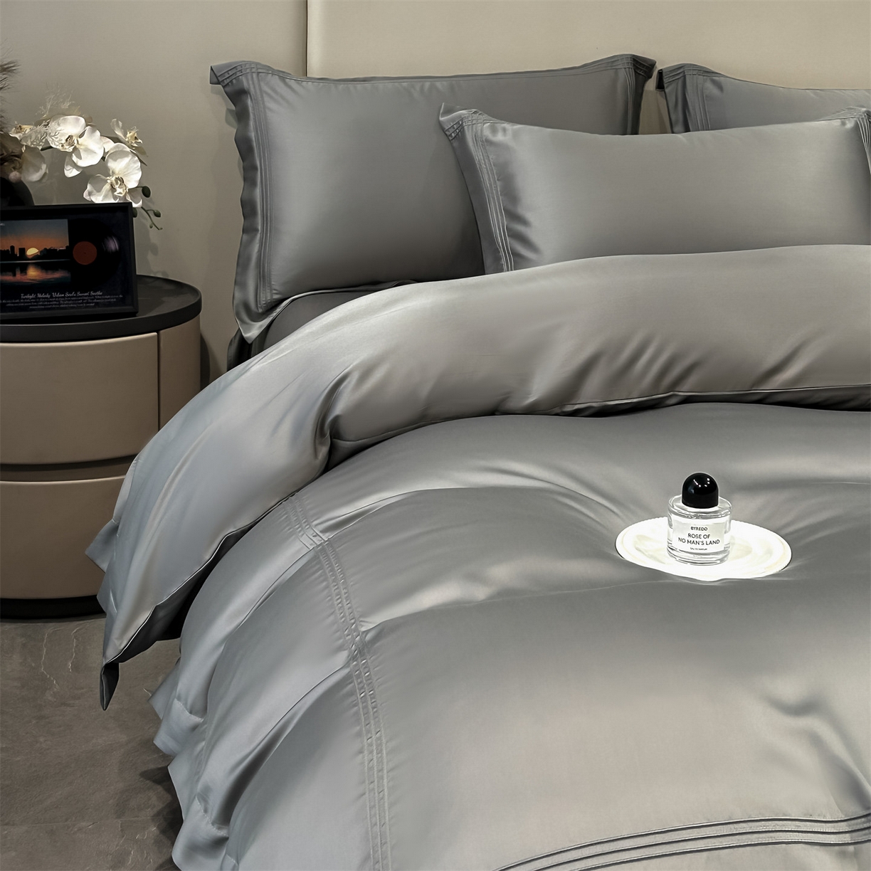 91家纺网 家纺一手货源 找家纺 笙意家纺 2026新款水洗真丝埋线款四件套-恩瑞系列 恩瑞-中灰