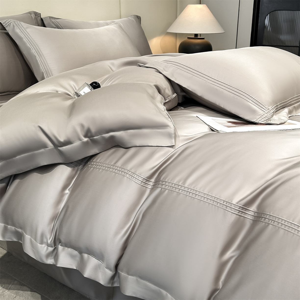 91家纺网 家纺一手货源 找家纺 笙意家纺 2026新款水洗真丝埋线款四件套-恩瑞系列 恩瑞-山灰