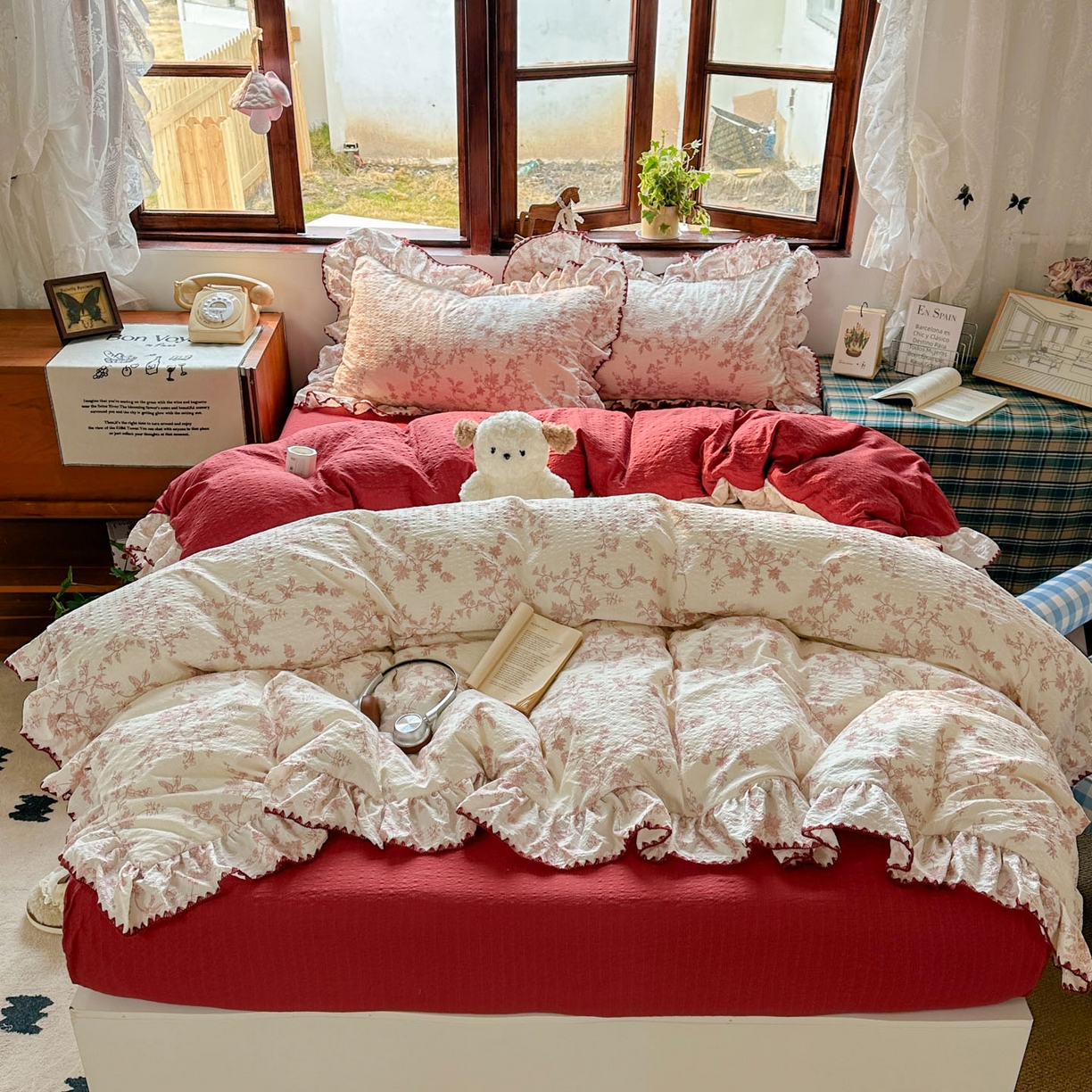 91家纺网 家纺一手货源 找家纺 梵克保罗 2026新款泡芙棉三角针被壳绣花边四件套 花野绯梦