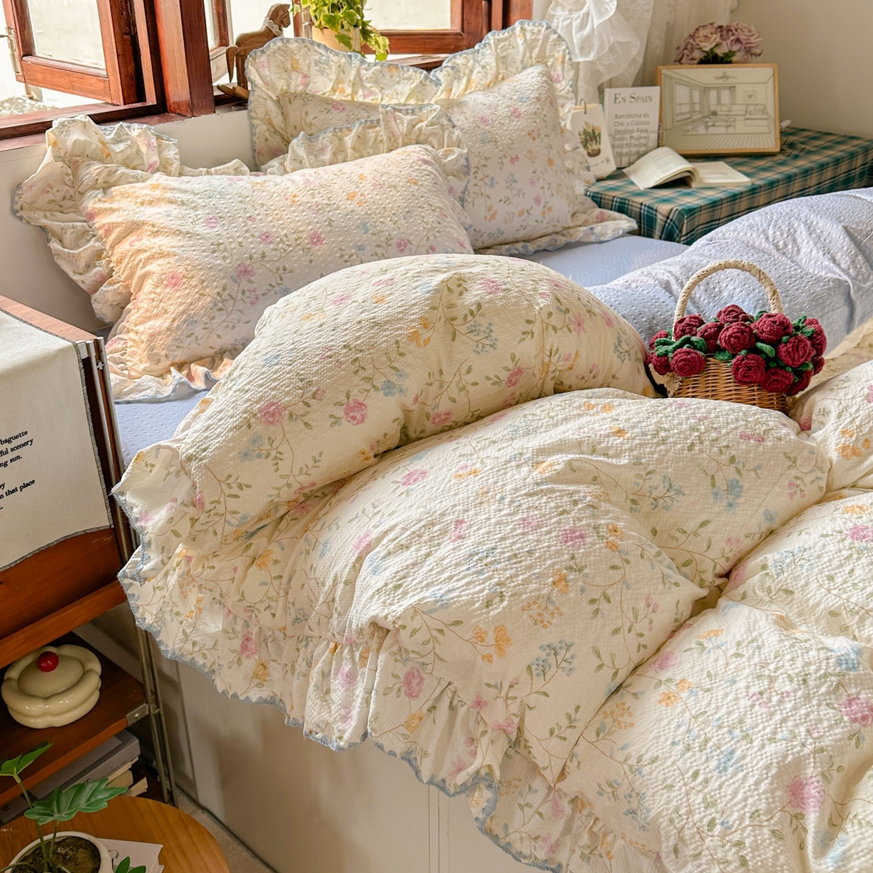 91家纺网 家纺一手货源 找家纺 梵克保罗 2026新款泡芙棉三角针被壳绣花边四件套 花野青空