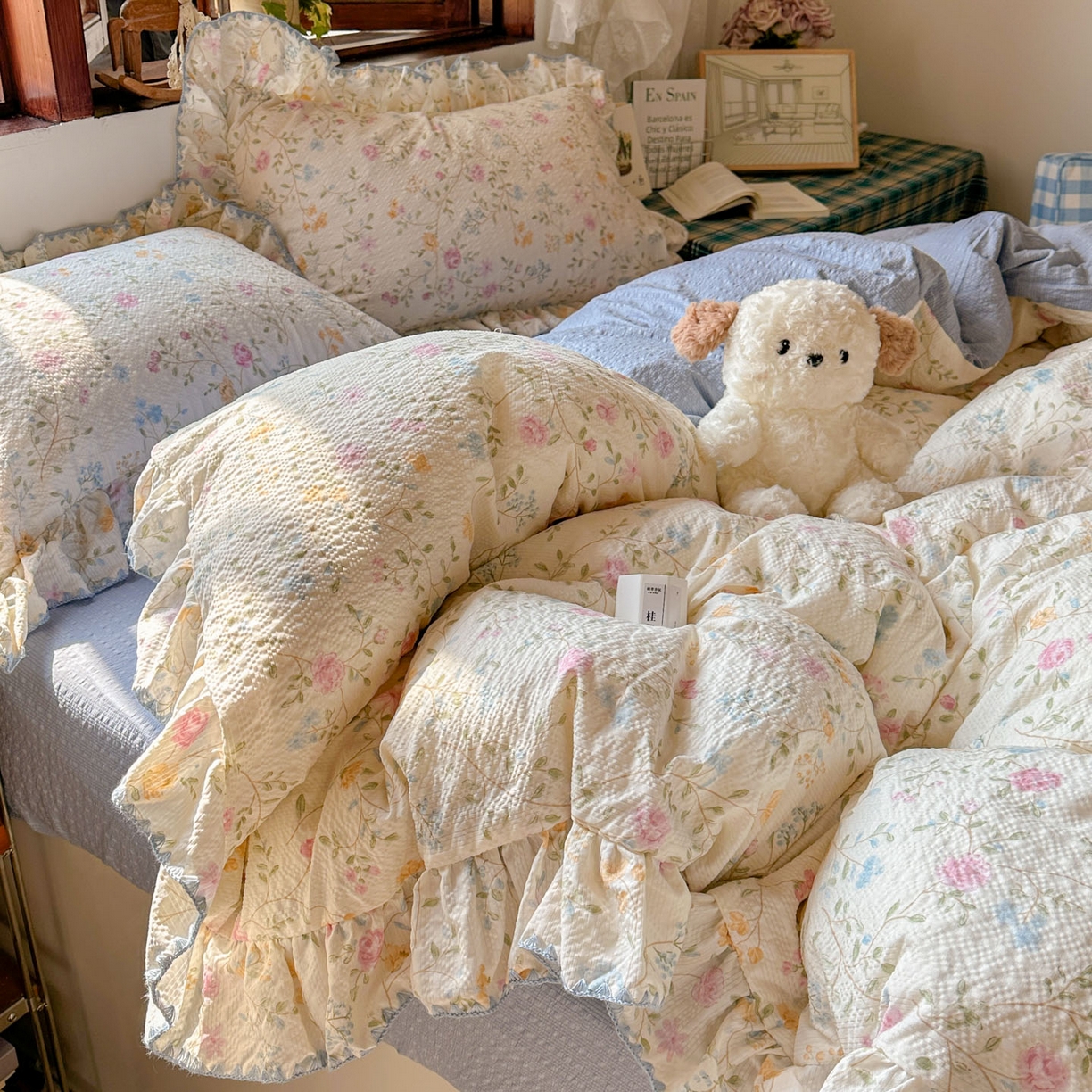 91家纺网 家纺一手货源 找家纺 梵克保罗 2026新款泡芙棉三角针被壳绣花边四件套 花野青空