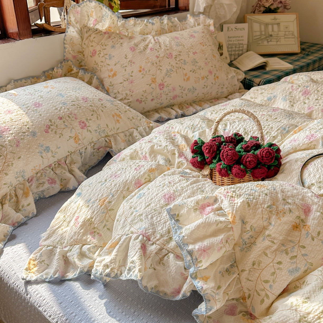 91家纺网 家纺一手货源 找家纺 梵克保罗 2026新款泡芙棉三角针被壳绣花边四件套 花野青空