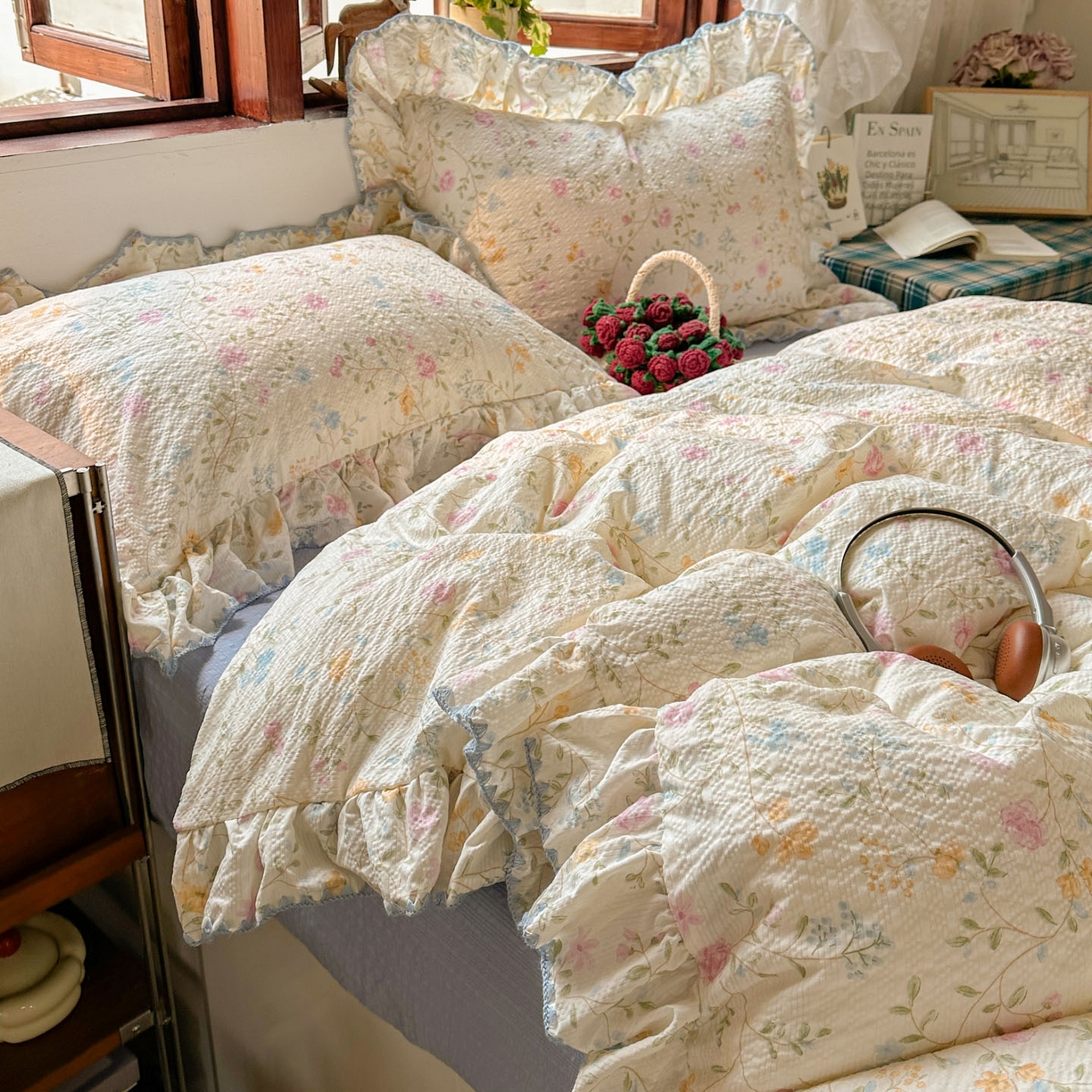 91家纺网 家纺一手货源 找家纺 梵克保罗 2026新款泡芙棉三角针被壳绣花边四件套 花野青空