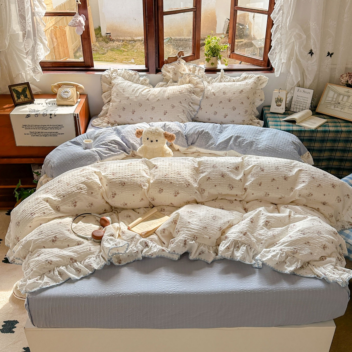 91家纺网 家纺一手货源 找家纺 梵克保罗 2026新款泡芙棉三角针被壳绣花边四件套 蓝雾花影