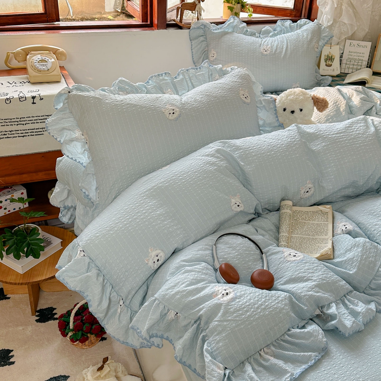 91家纺网 家纺一手货源 找家纺 梵克保罗 2026新款泡芙棉三角针被壳绣花边四件套 蓝雾浅眠