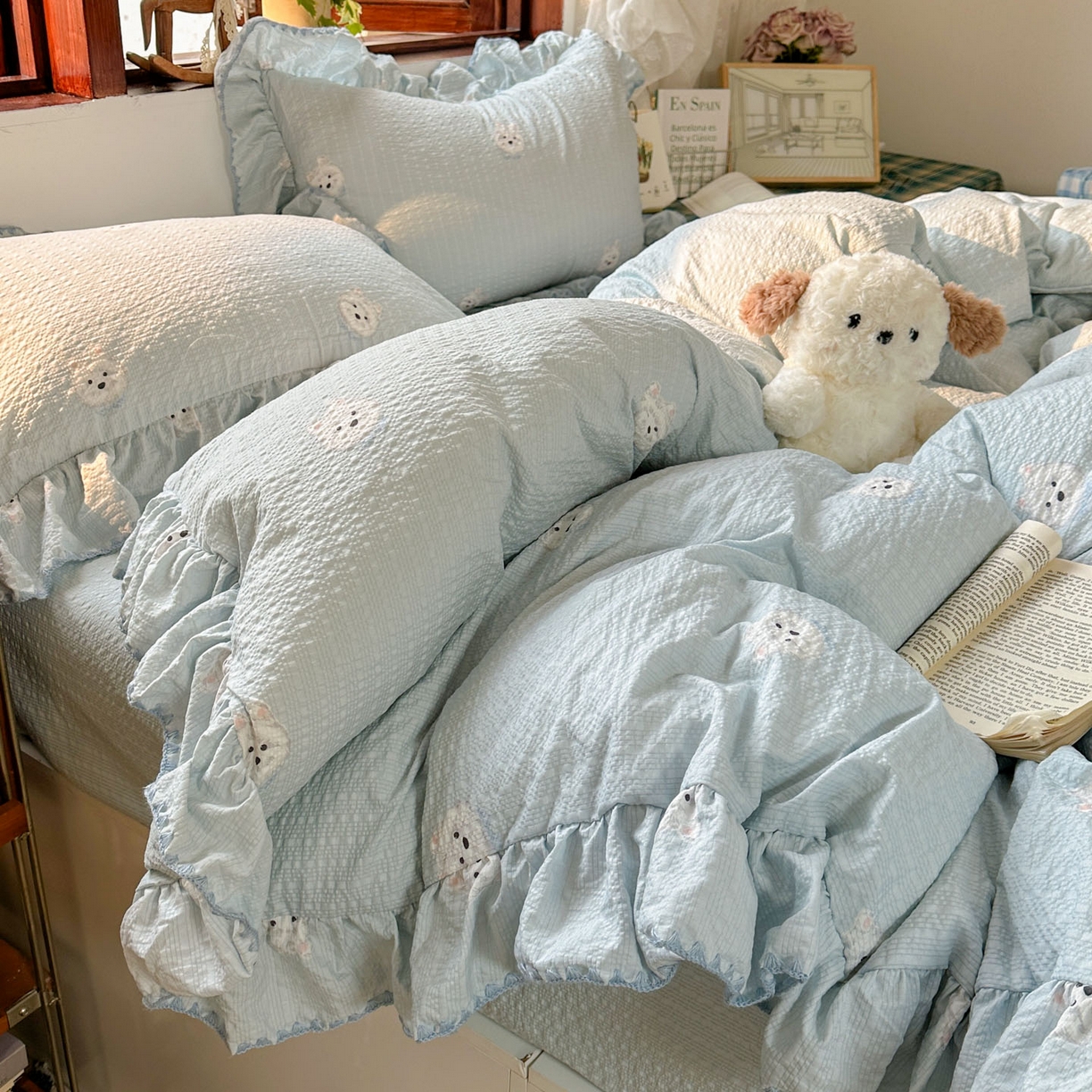 91家纺网 家纺一手货源 找家纺 梵克保罗 2026新款泡芙棉三角针被壳绣花边四件套 蓝雾浅眠