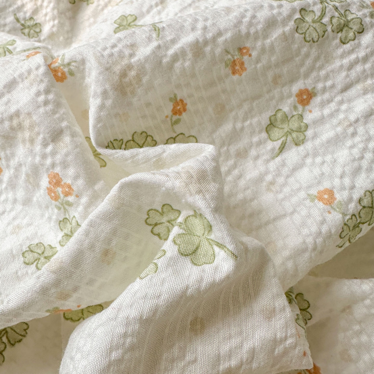 91家纺网 家纺一手货源 找家纺 梵克保罗 2026新款泡芙棉三角针被壳绣花边四件套 绿野寻踪