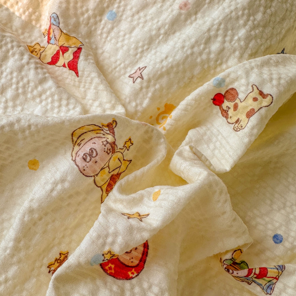 91家纺网 家纺一手货源 找家纺 梵克保罗 2026新款泡芙棉三角针被壳绣花边四件套 蜜语甜梦