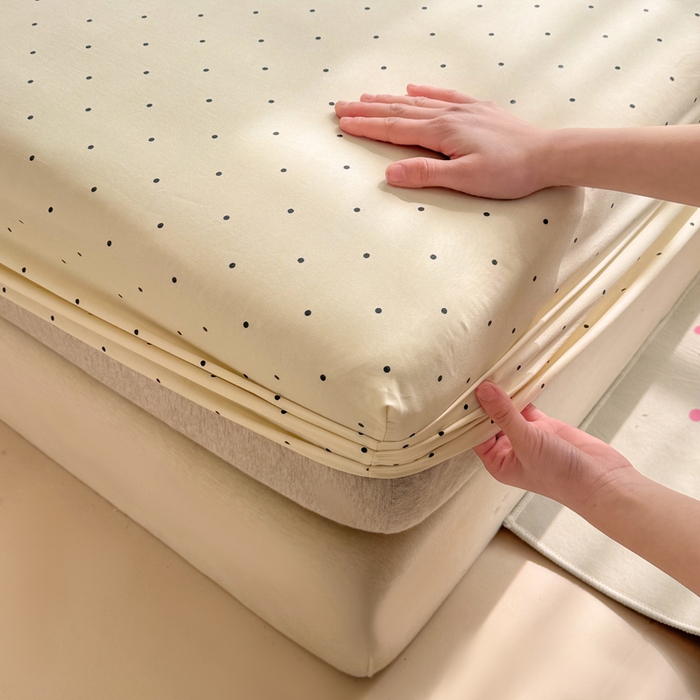 91家纺网 家纺一手货源 找家纺 一比一家纺 2026春夏新款A类仿棉单床笠床罩床笠单件 小波点