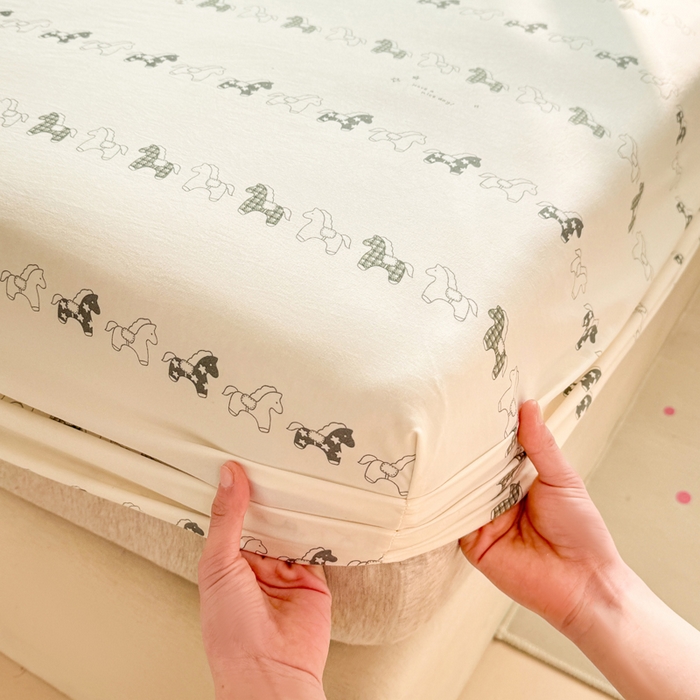 91家纺网 家纺一手货源 找家纺 一比一家纺 2026春夏新款A类仿棉单床笠床罩床笠单件 小木马