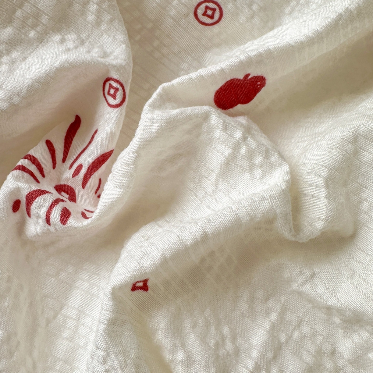 91家纺网 家纺一手货源 找家纺 梵克保罗 2026新款泡芙棉三角针被壳绣花边四件套 雪纺红妆