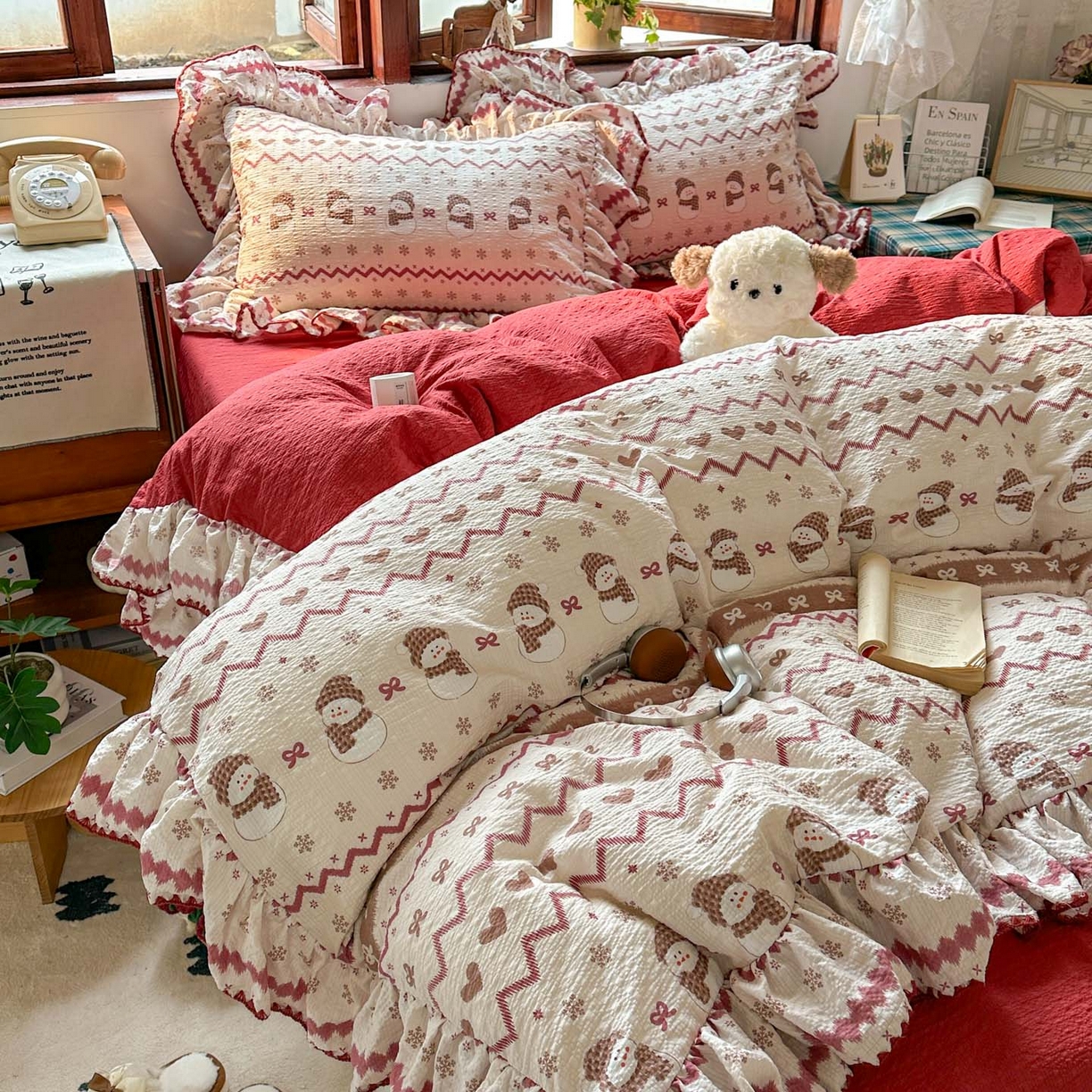 91家纺网 家纺一手货源 找家纺 梵克保罗 2026新款泡芙棉三角针被壳绣花边四件套 雪人甜梦