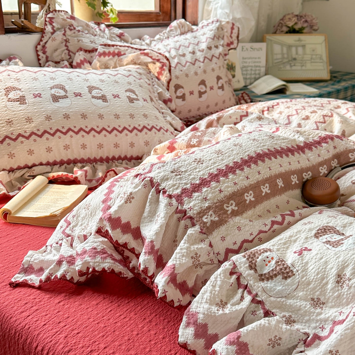 91家纺网 家纺一手货源 找家纺 梵克保罗 2026新款泡芙棉三角针被壳绣花边四件套 雪人甜梦