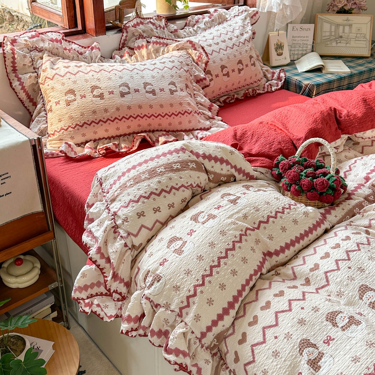 91家纺网 家纺一手货源 找家纺 梵克保罗 2026新款泡芙棉三角针被壳绣花边四件套 雪人甜梦