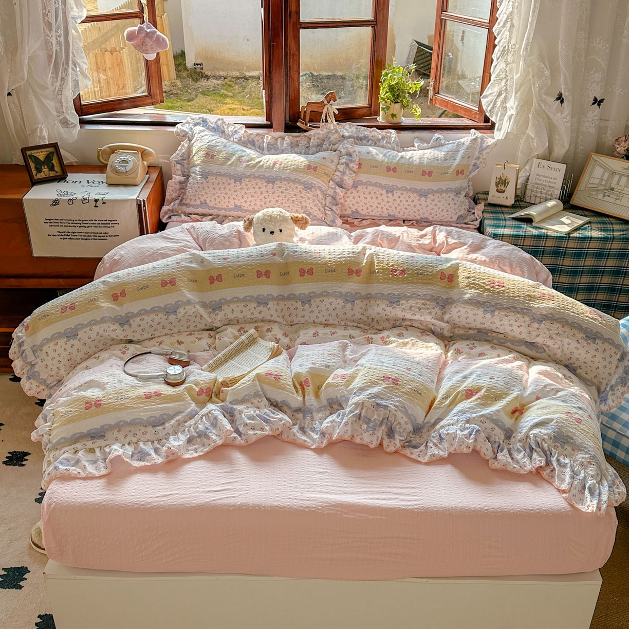 91家纺网 家纺一手货源 找家纺 梵克保罗 2026新款泡芙棉三角针被壳绣花边四件套 樱粉蝶织