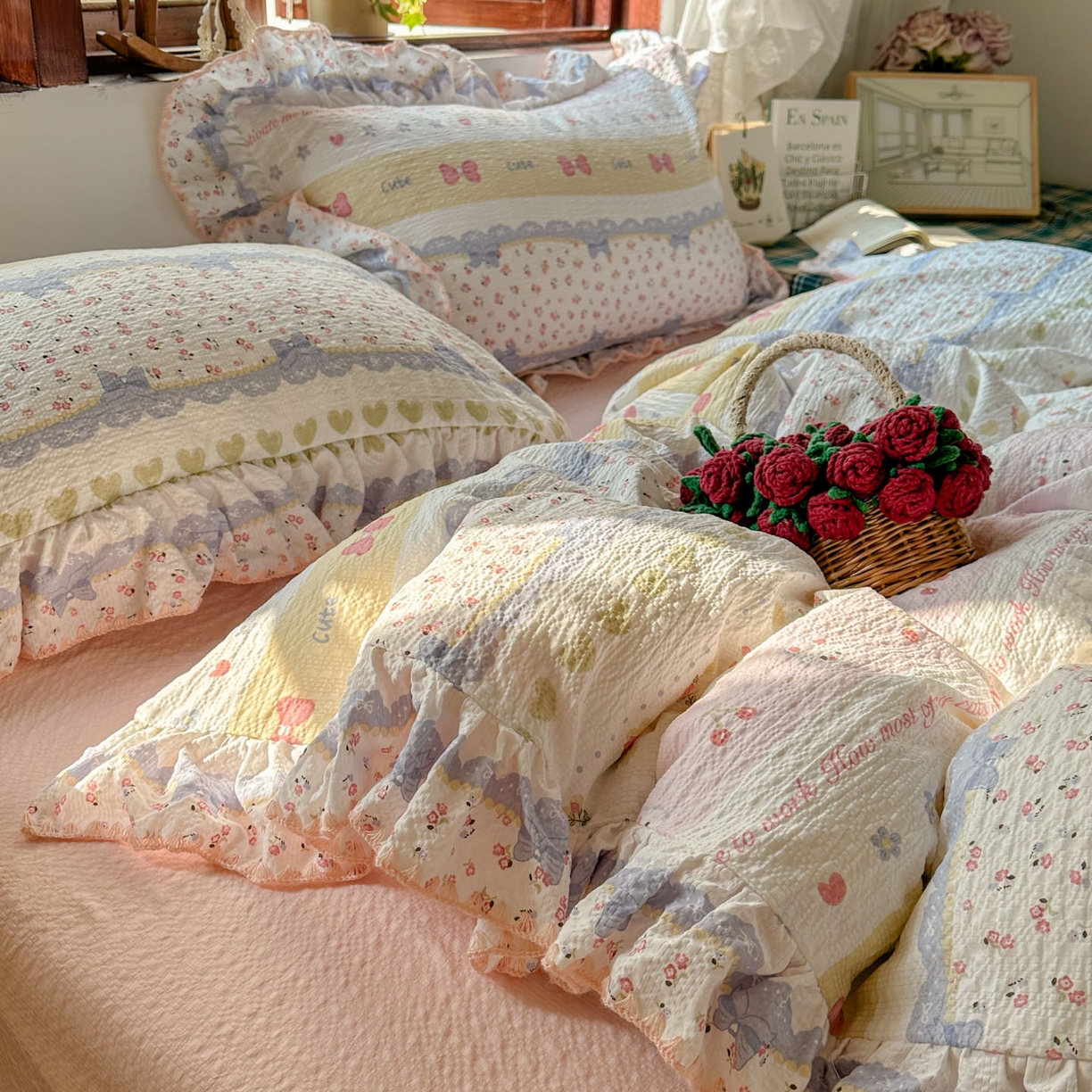 91家纺网 家纺一手货源 找家纺 梵克保罗 2026新款泡芙棉三角针被壳绣花边四件套 樱粉蝶织