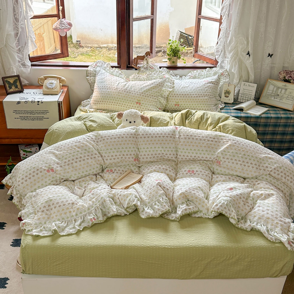 91家纺网 家纺一手货源 找家纺 梵克保罗 2026新款泡芙棉三角针被壳绣花边四件套 樱落甜心