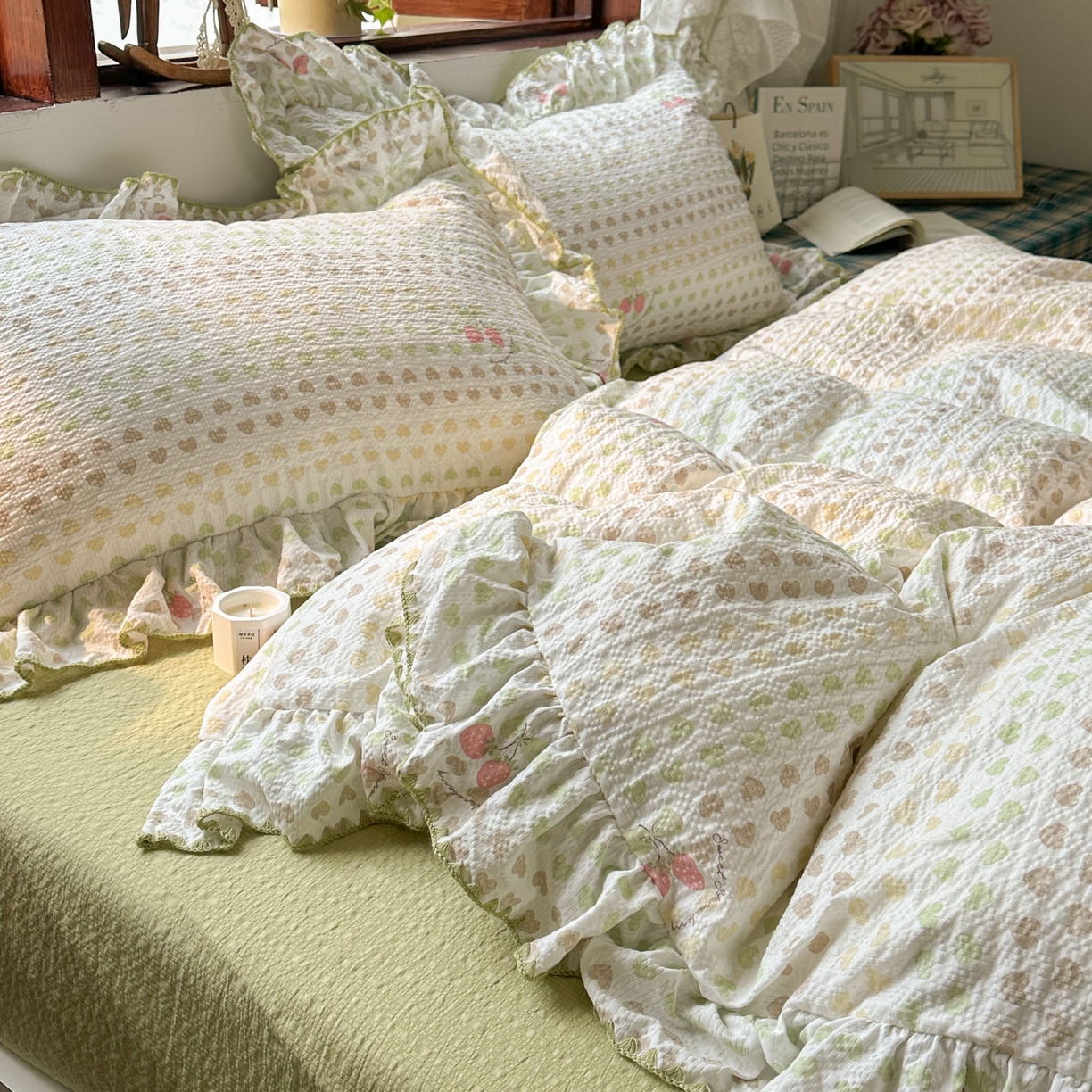 91家纺网 家纺一手货源 找家纺 梵克保罗 2026新款泡芙棉三角针被壳绣花边四件套 樱落甜心