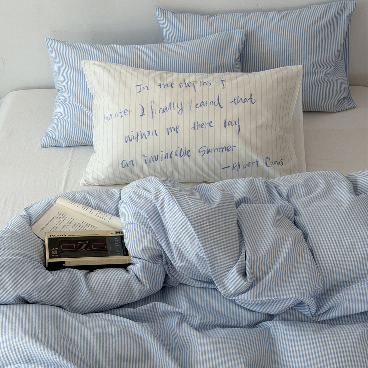 91家纺网 家纺一手货源 找家纺 （总）艾沁家纺 2026新款全棉色织水洗棉简约条纹四件套-济州岛