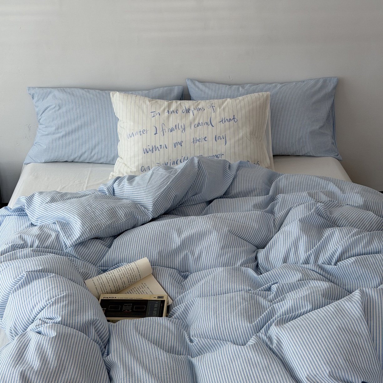 91家纺网 家纺一手货源 找家纺 （总）艾沁家纺 2026新款全棉色织水洗棉简约条纹四件套-济州岛