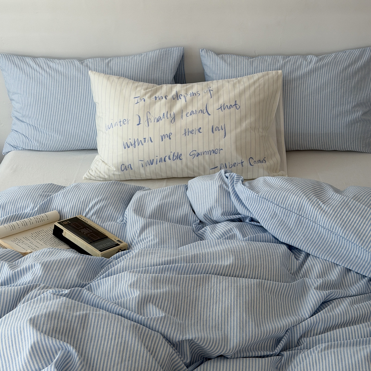 91家纺网 家纺一手货源 找家纺 （总）艾沁家纺 2026新款全棉色织水洗棉简约条纹四件套-济州岛