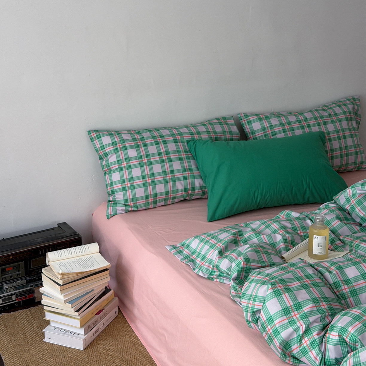 91家纺网 家纺一手货源 找家纺 （总）艾沁家纺 2026新款13372全棉数码印花小清新格子四件套-蜜桃青柠