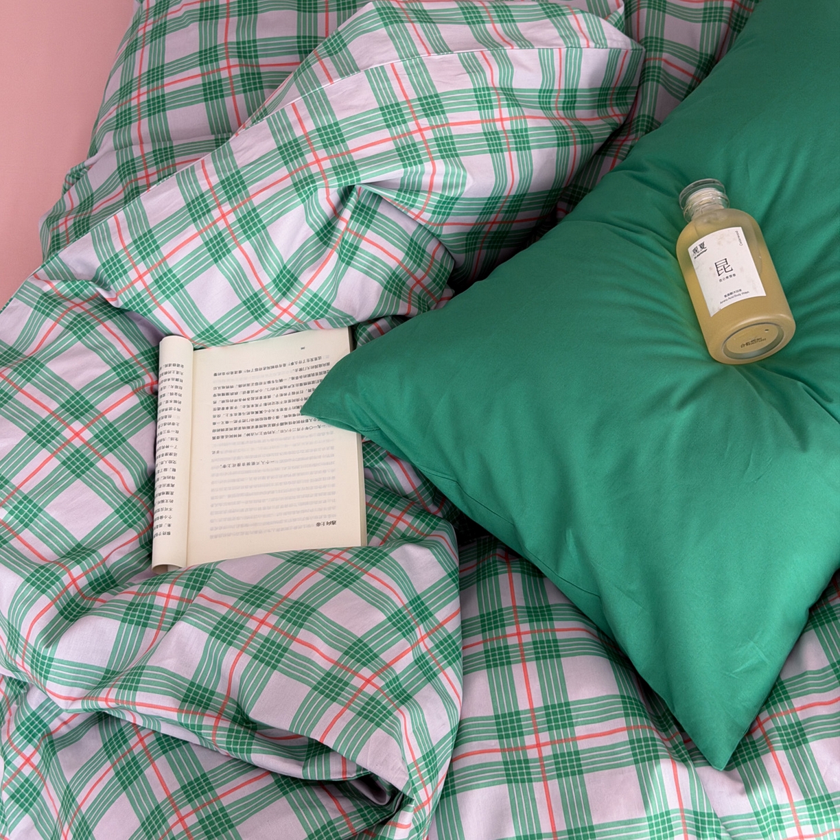 91家纺网 家纺一手货源 找家纺 （总）艾沁家纺 2026新款13372全棉数码印花小清新格子四件套-蜜桃青柠