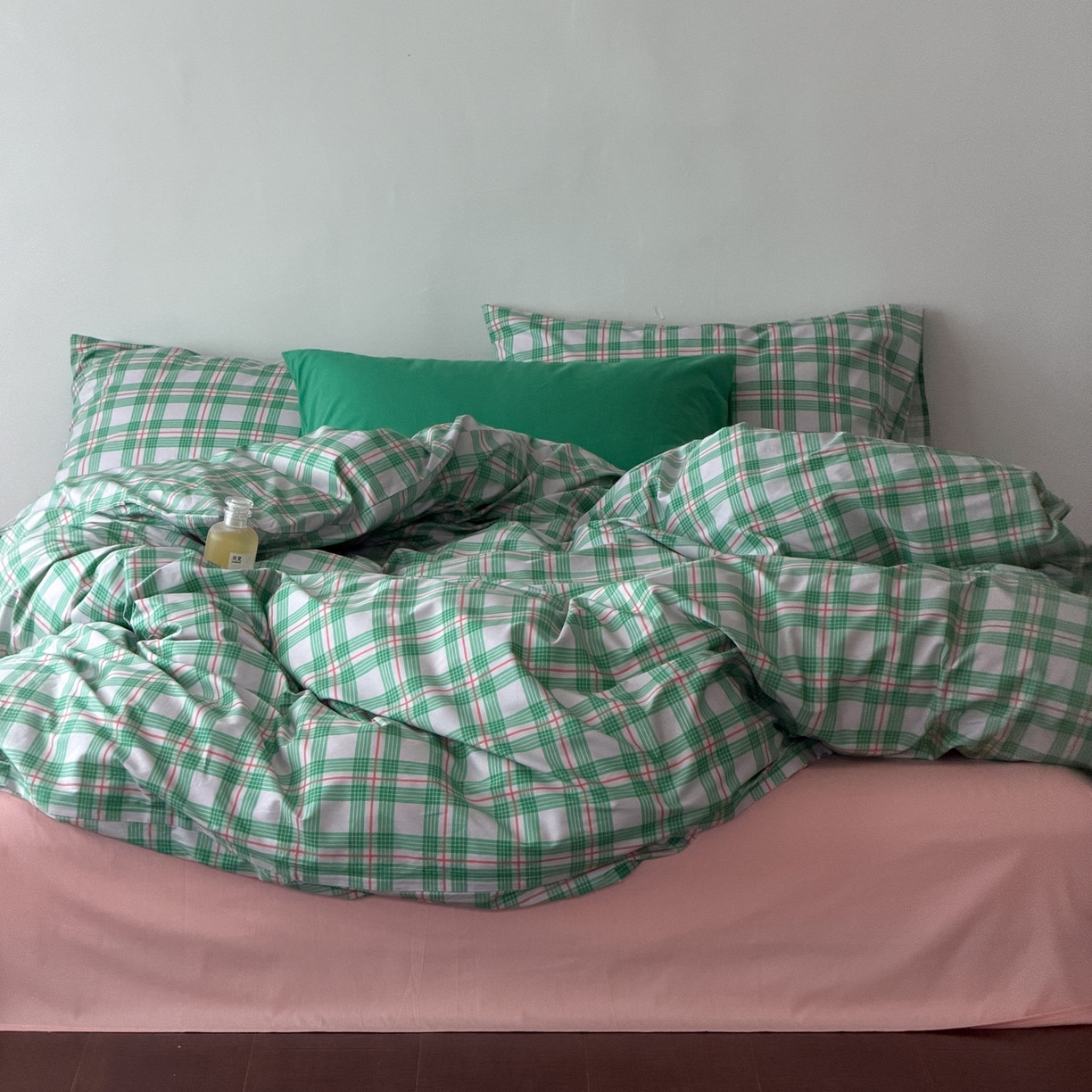 91家纺网 家纺一手货源 找家纺 （总）艾沁家纺 2026新款13372全棉数码印花小清新格子四件套-蜜桃青柠