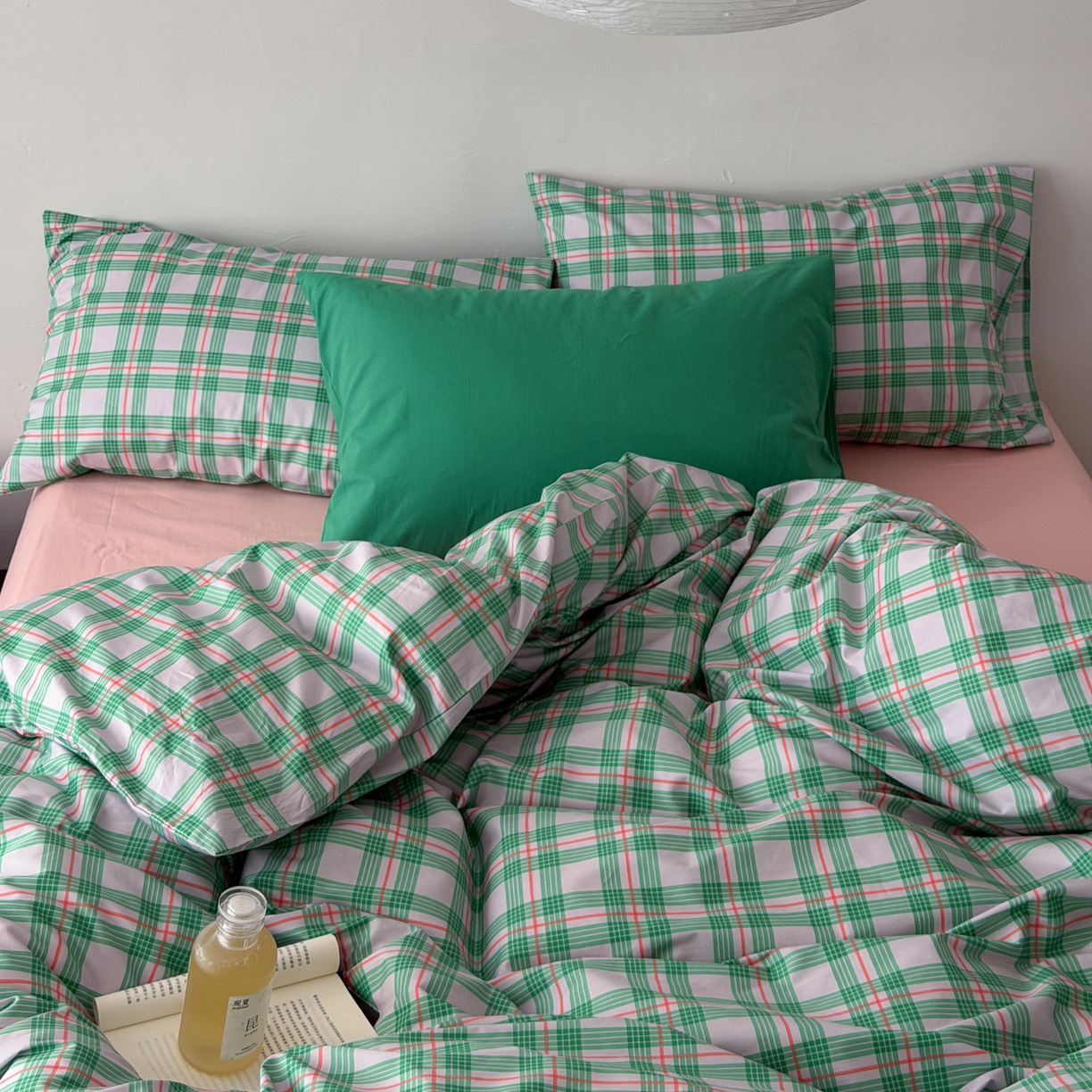 91家纺网 家纺一手货源 找家纺 （总）艾沁家纺 2026新款13372全棉数码印花小清新格子四件套-蜜桃青柠