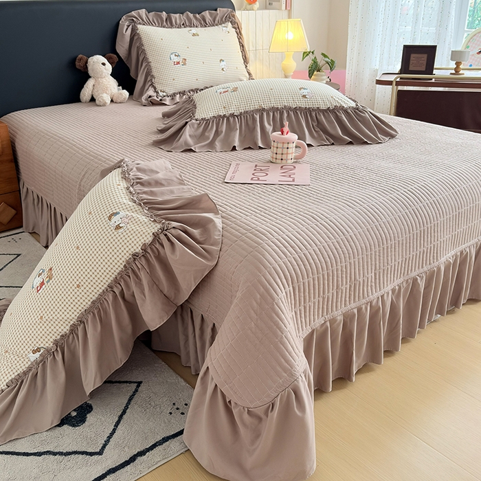 91家纺网 家纺一手货源 找家纺 梵克保罗 2026新款韩系古法韩国水洗棉云感棉法式浪漫大花边床盖四件套 奶咖kt