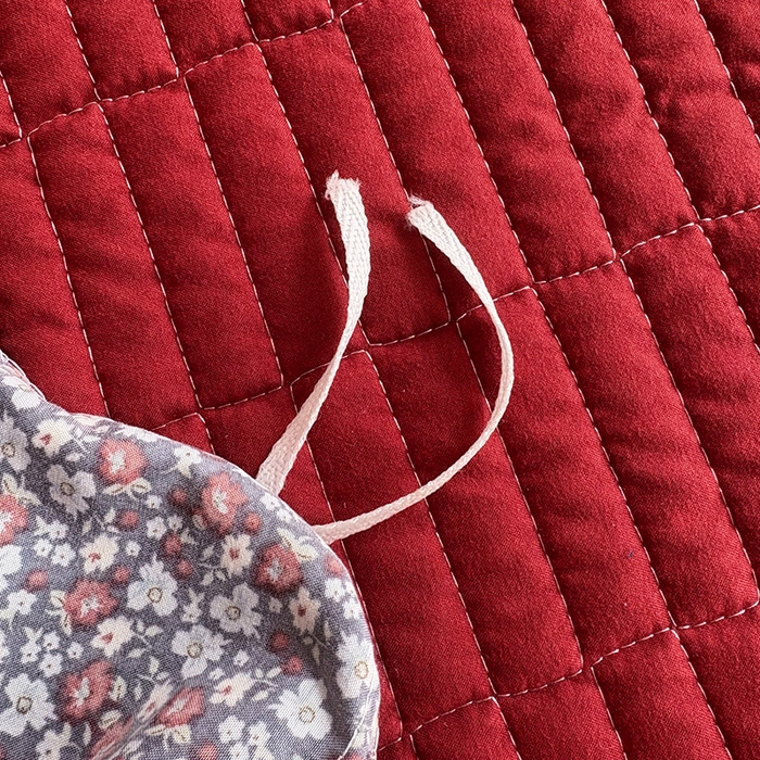 91家纺网 家纺一手货源 找家纺 梵克保罗 2026新款韩系古法韩国水洗棉云感棉法式浪漫大花边床盖四件套 红裙花影