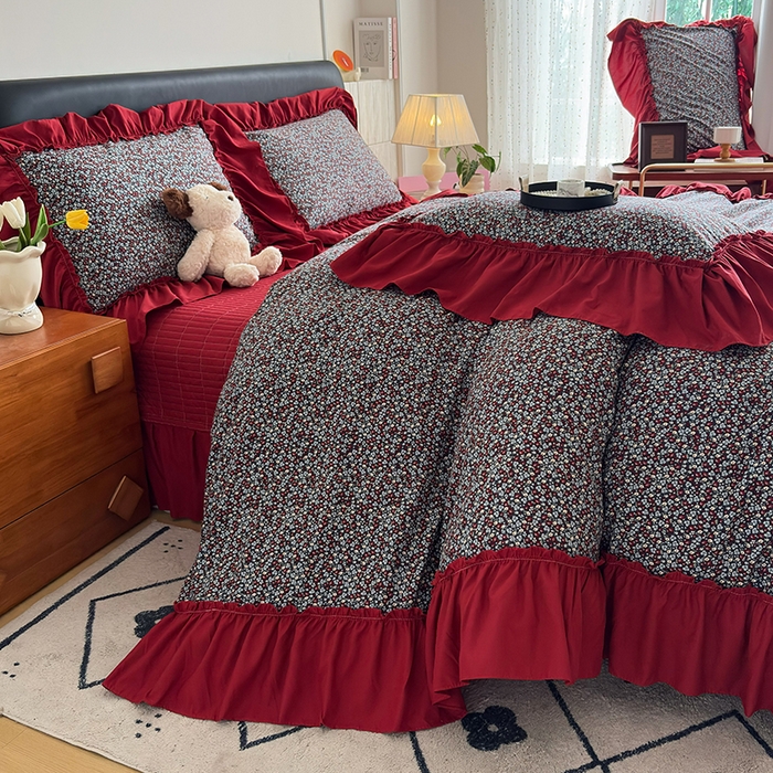 91家纺网 家纺一手货源 找家纺 梵克保罗 2026新款韩系古法韩国水洗棉云感棉法式浪漫大花边床盖四件套 红裙花影