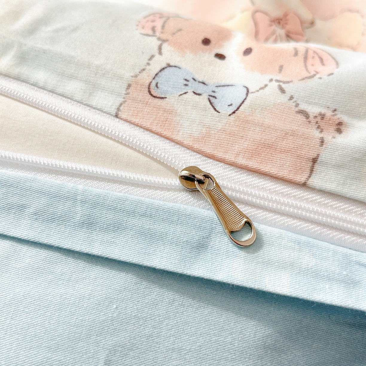 91家纺网 家纺一手货源 找家纺 晨希家居 2026春夏新款全棉纯棉小清新多规格四件套 星愿犬