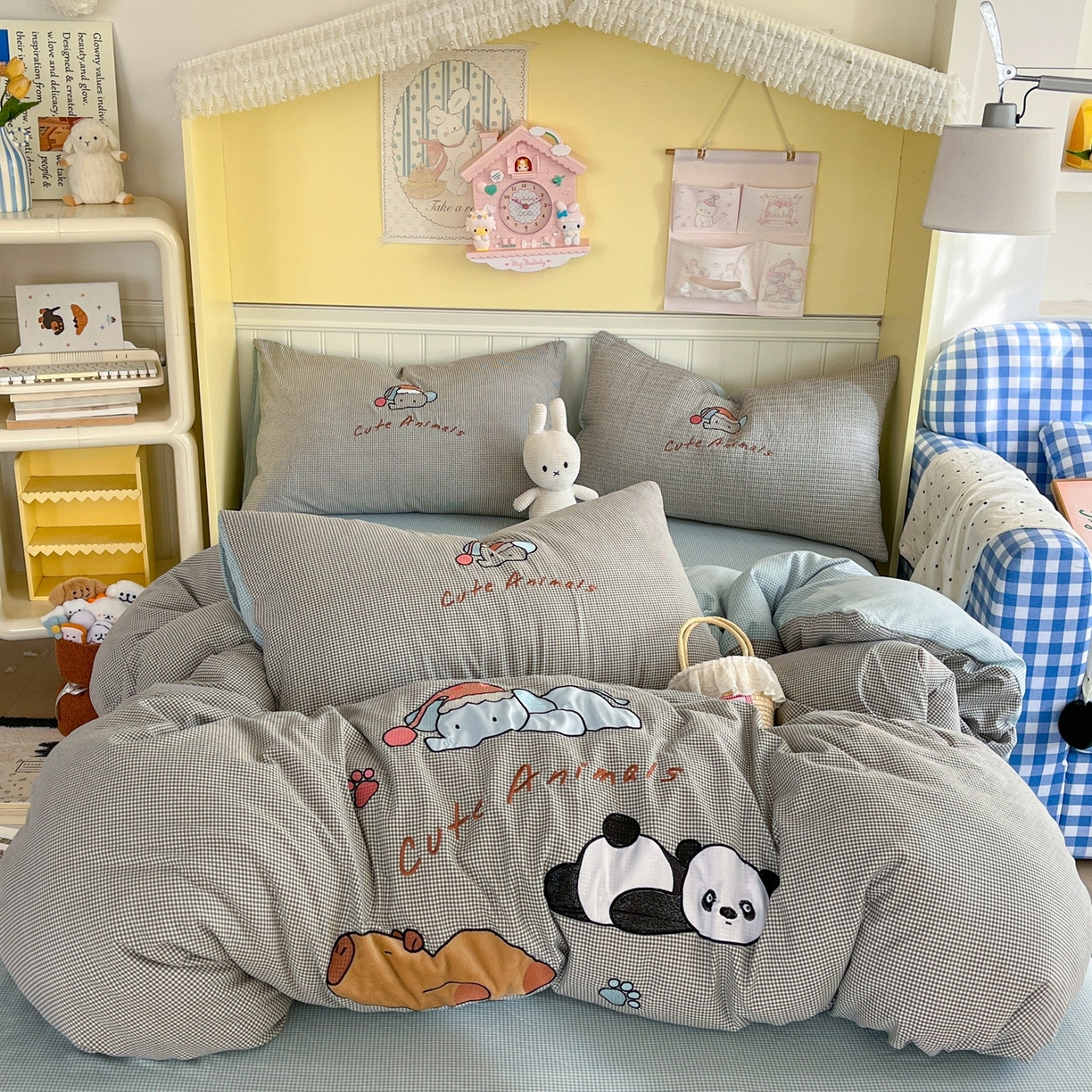 91家纺网 家纺一手货源 找家纺 丫丫家纺 2026新款古法水洗棉贴布绣床单款四件套 熊猫卡皮