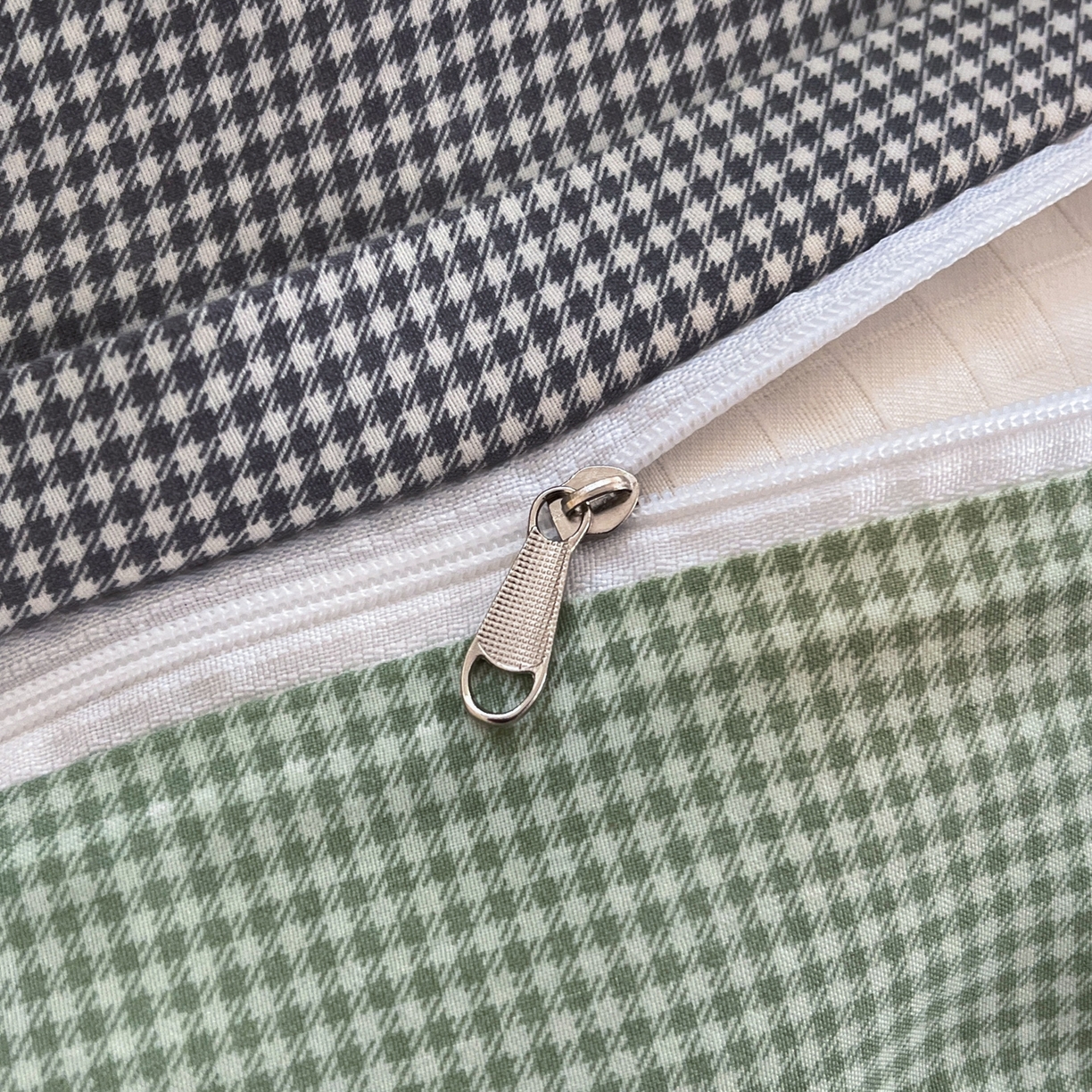 91家纺网 家纺一手货源 找家纺 丫丫家纺 2026新款古法水洗棉贴布绣床单款四件套 奥特兄妹