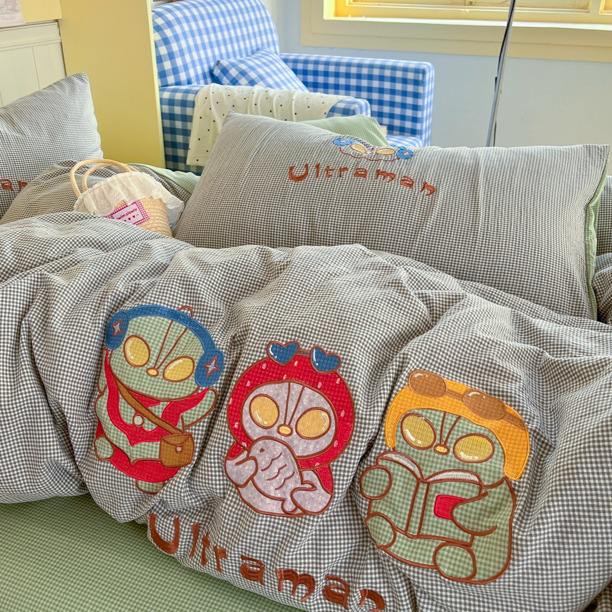 91家纺网 家纺一手货源 找家纺 丫丫家纺 2026新款古法水洗棉贴布绣床单款四件套 奥特兄妹